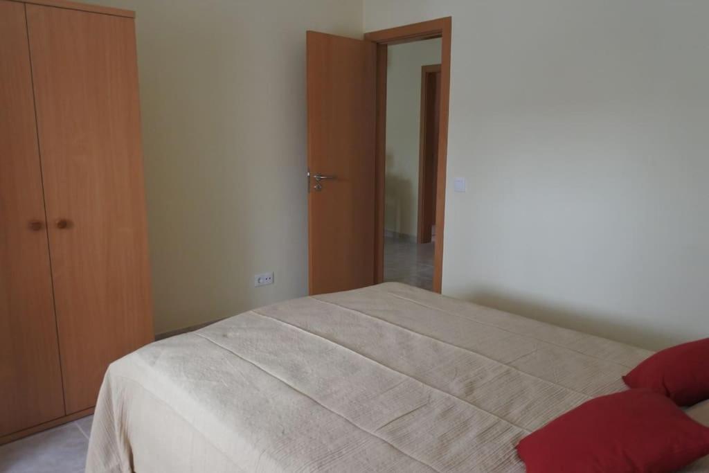Apartment In The Center Of Carvoeiro With Terrace Bagian luar foto